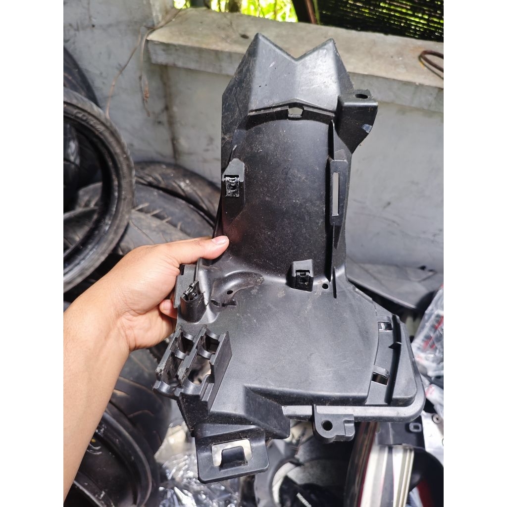 fender assy inner spakbor kolong vario 125 led 2015-2017