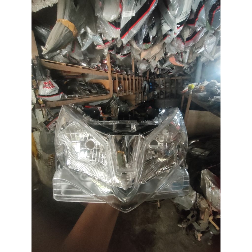 Lampu Depan Vario 125 2014