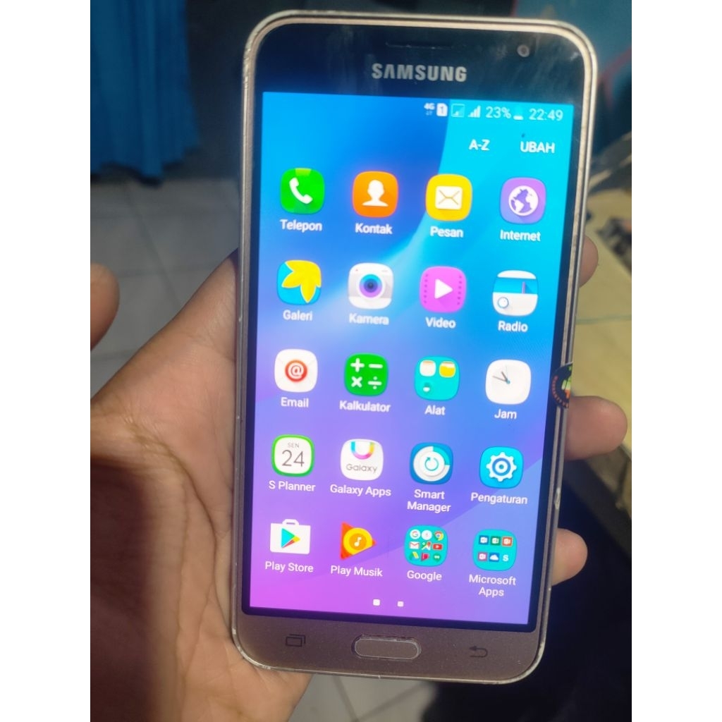 Samsung J3 2016 jar 4g 1/8 original second tinggal pake layar amoled