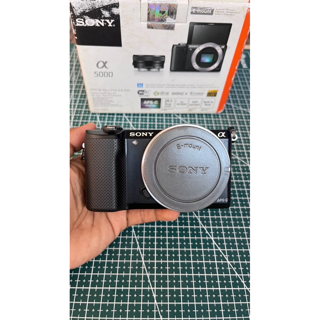 Sony A5000 body only