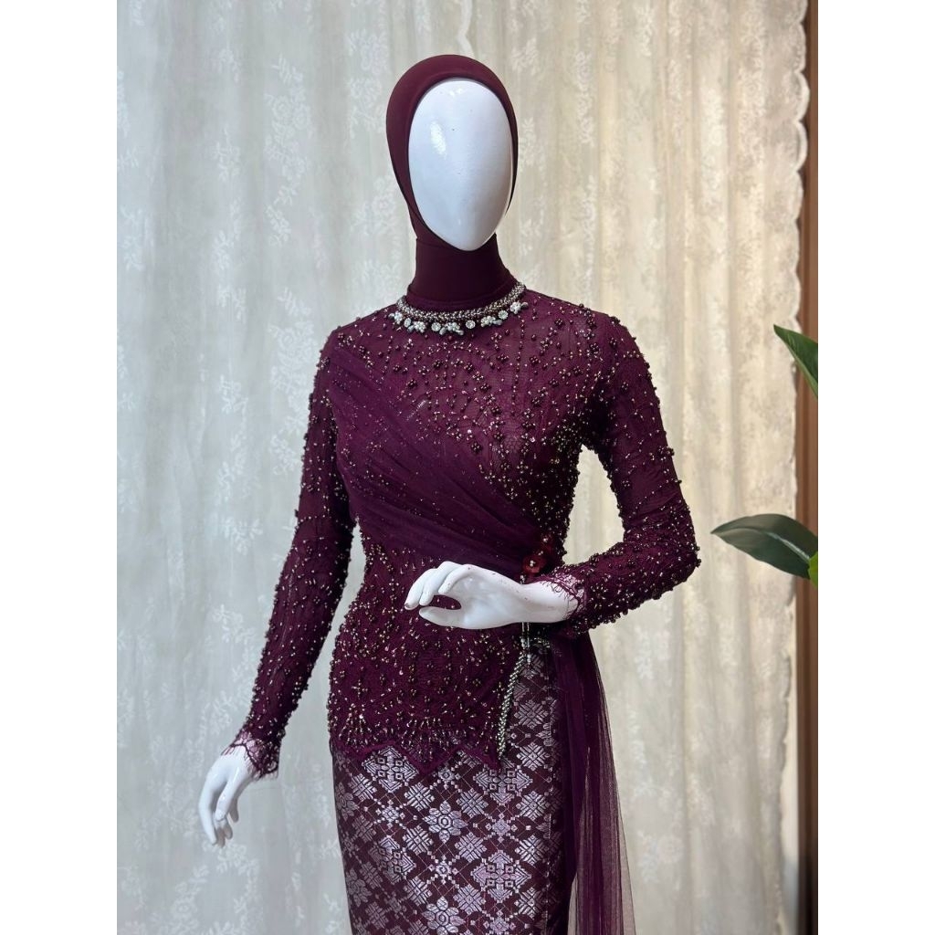 SEWA KEBAYA LAMARAN WISUDA