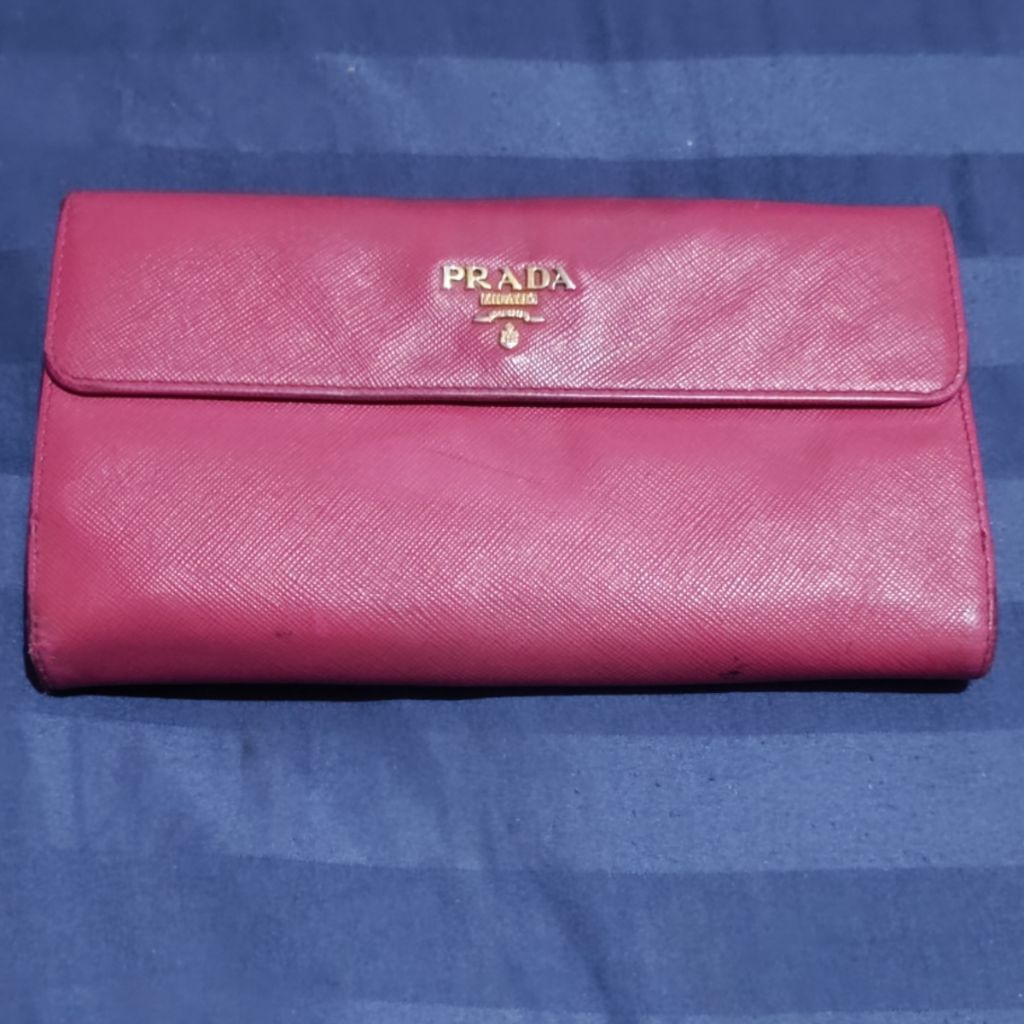 Preloved Dompet Prada