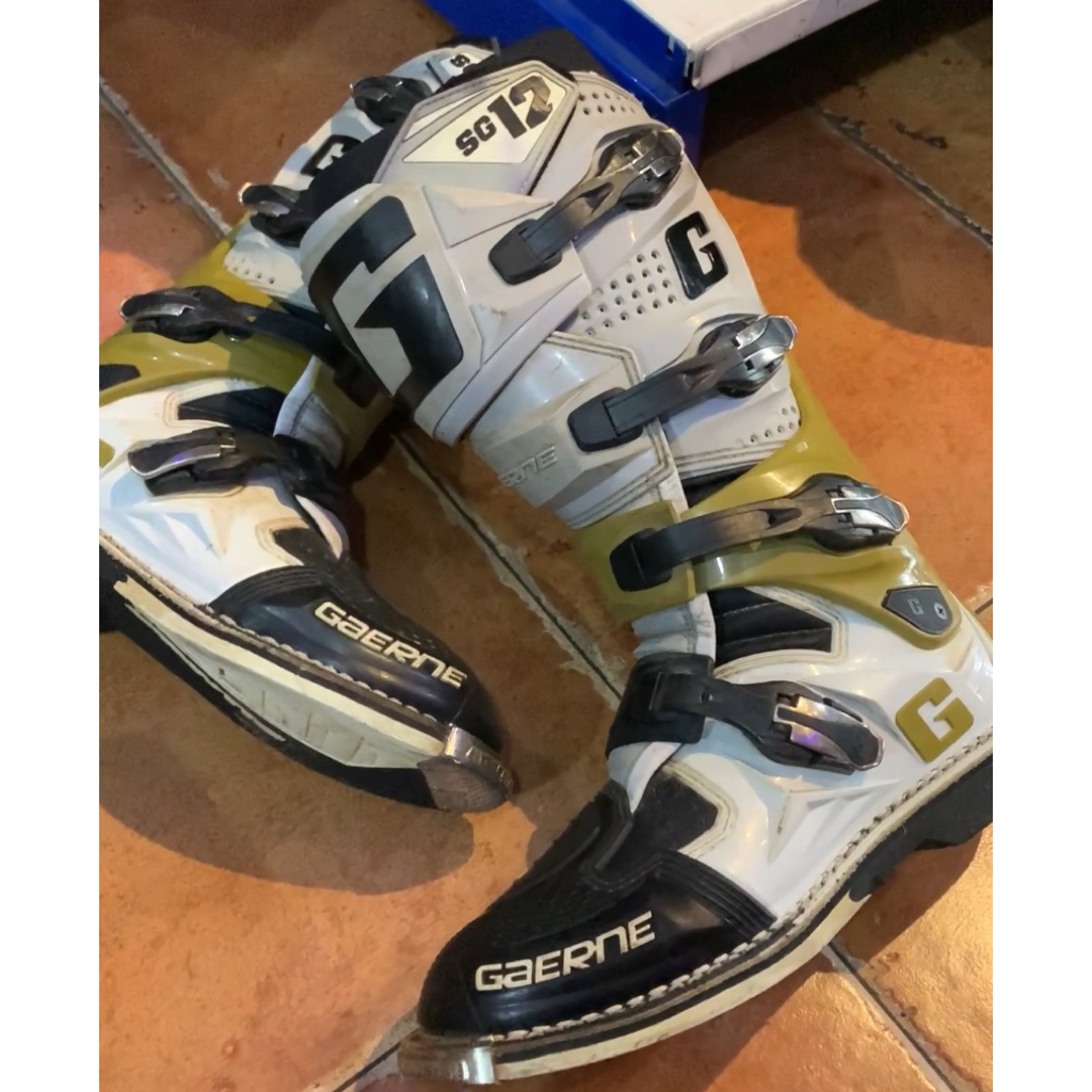 SEPATU SECOND GAERNE SIZE 45