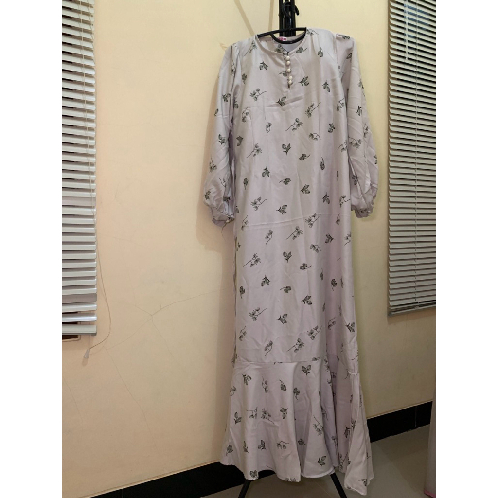 DRESS PANJANG MOTIF BUNGA (PRELOVED)