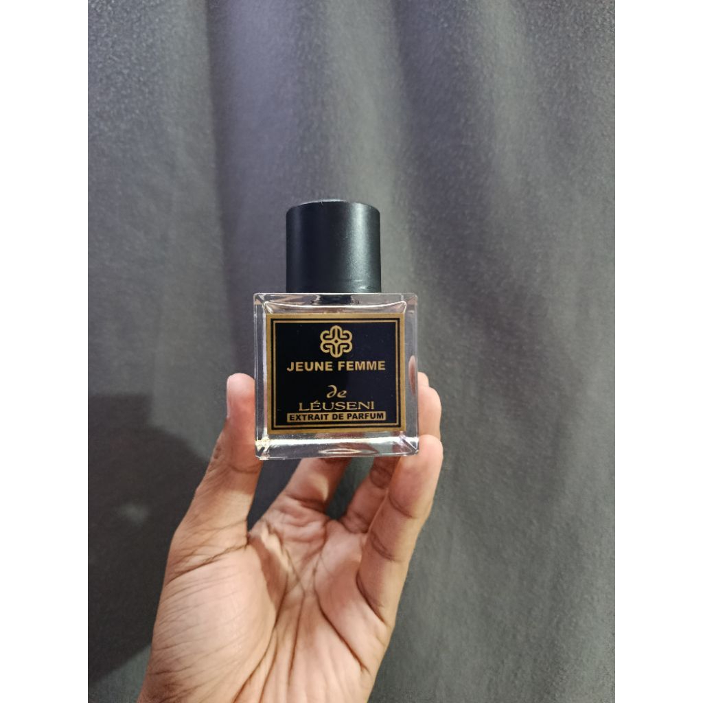 Preloved Leuseni Jeune Femme Extrait 50ml Sisa Juice ±33-35ml