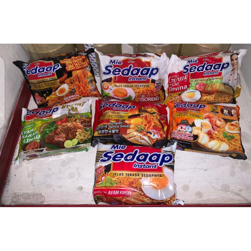 1 dus isi 40 pcs mie sedaap sedap goreng rasa ayam krispi/ jeruk limau/ chef Devina/ Korean spicy so