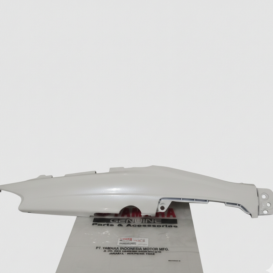 Cover tutup Body bodi Belakang Kanan Yamaha Vega R lama old - Fizr - f1zr Putih Original 4US