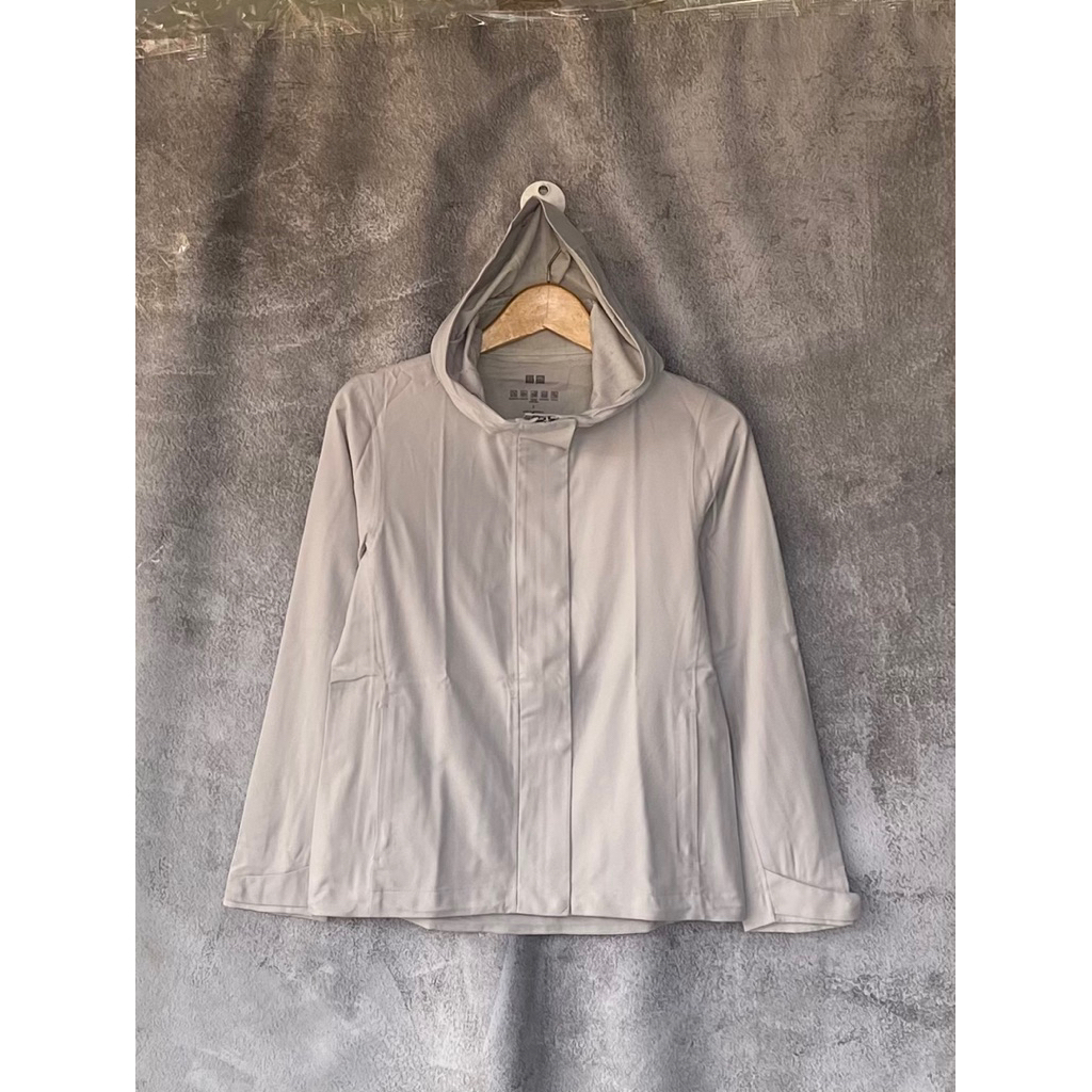 Jacket Uniqlo Bulang / Bulu Angsa ((KODE : 8518))