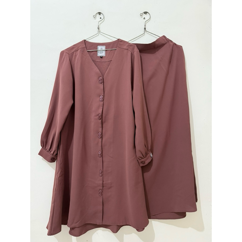 Preloved Jakset by Elmadina Abaya Decorose Mazen Anti UV XS