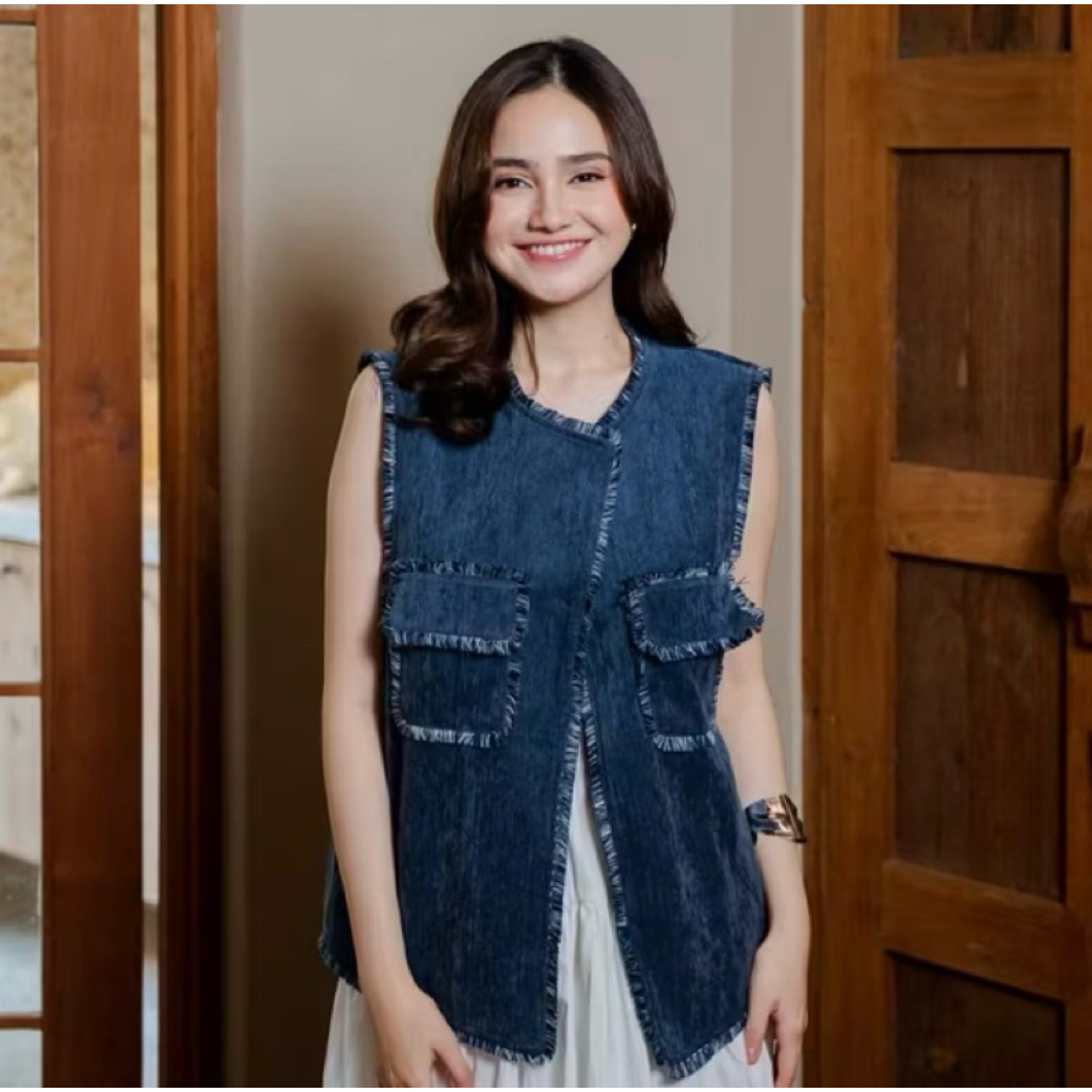 This Is April X Syifa Hadju Vol.II Rompi Wanita Tanpa Lengan Chic Taryn Vest Blue
