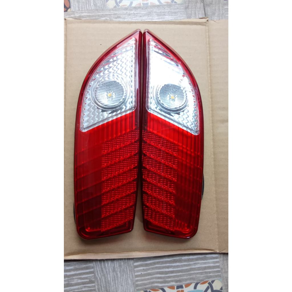 LAMPU REFLEKTOR BAGASI BELAKANG AGYA , AYLA 2012-2016 ORI