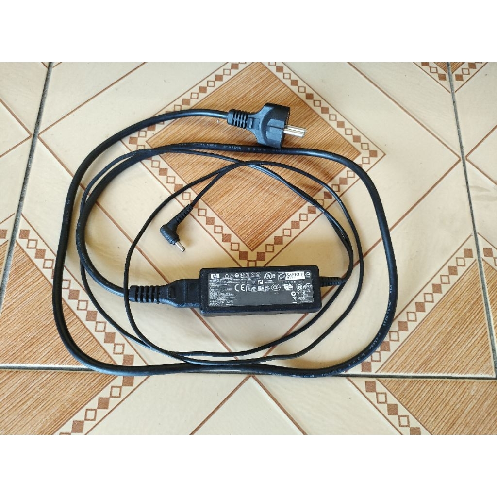 Adaptor Charger Cas Netbook HP 2nd Original Bawaan Netbook HP