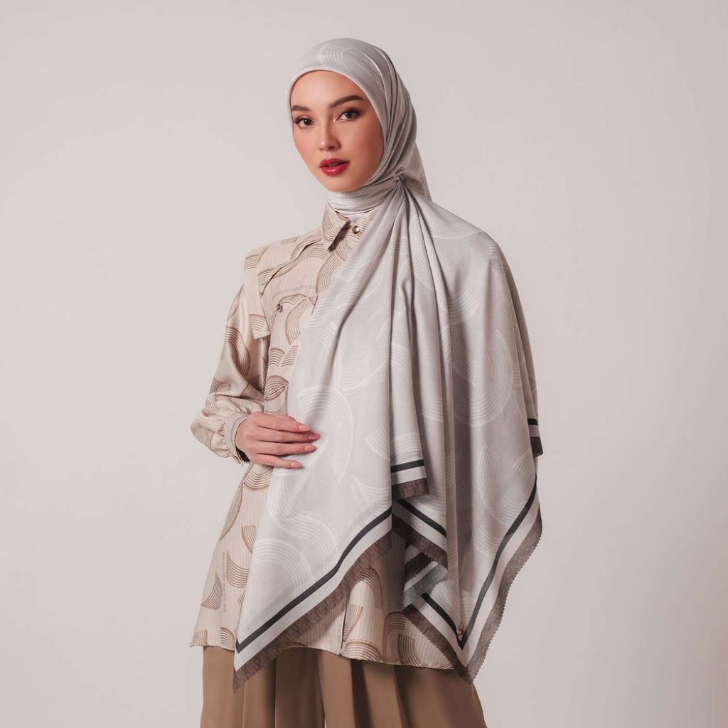 Ruma Scarf by Zaskia Sungkar | Hijab Segi Empat | Hijab Motif | ZS | D'Hijab of Mey