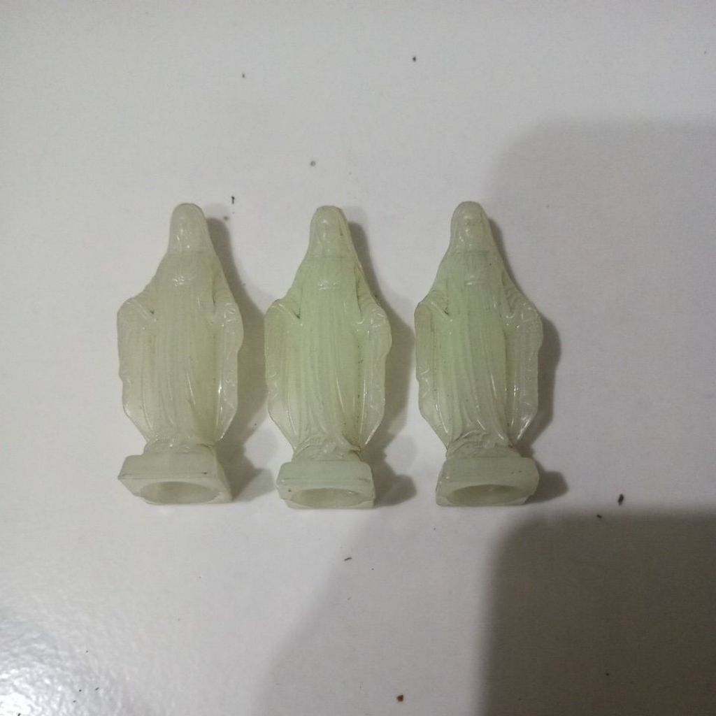 patung Bunda Maria bahan posfor menyala dalam gelap untuk dasboard mobil pajangan mobil