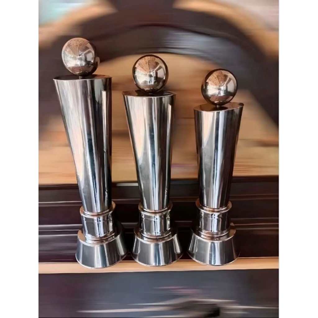 Piala Sepak bola Piala Bulu Tangkis Piala VoliPiala Tenis / piala trophy