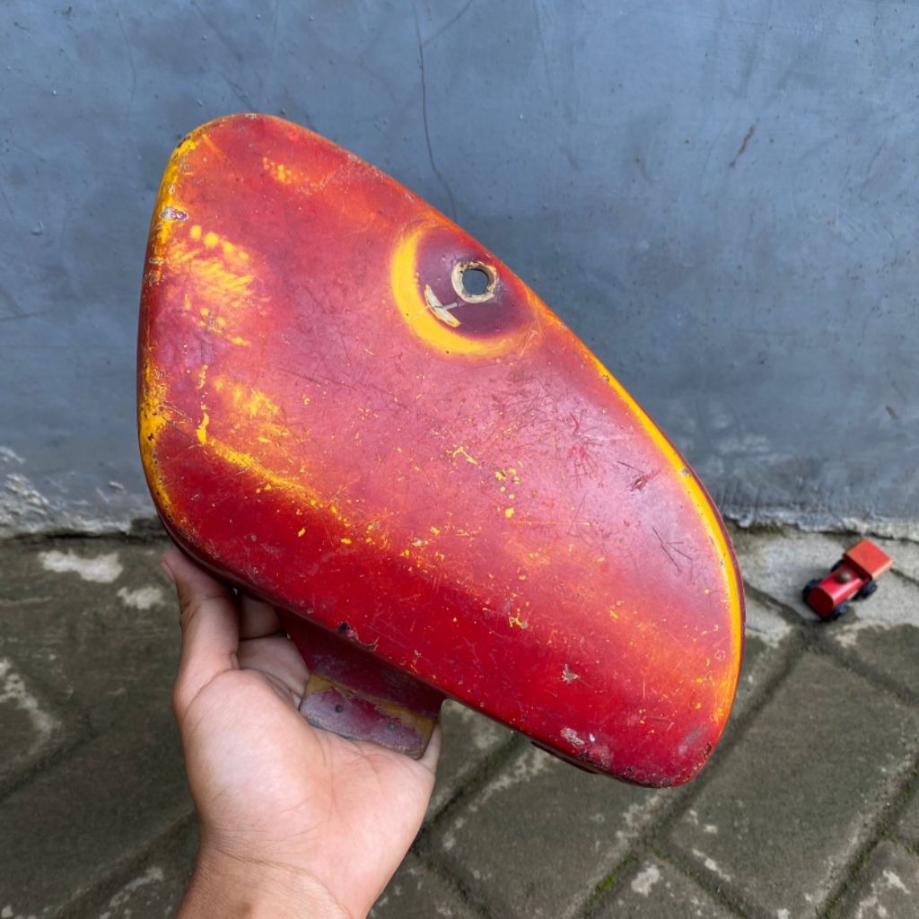 tutup aki tepong aki kanan honda c70 c90 original