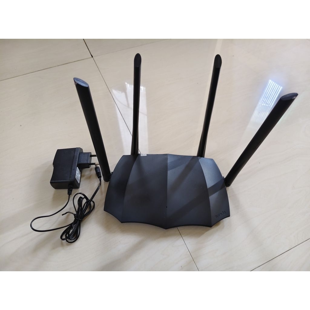 Router Tenda AC8