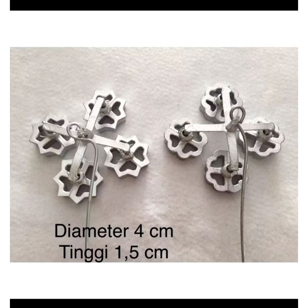 Cetakan kembang goyang isi 4