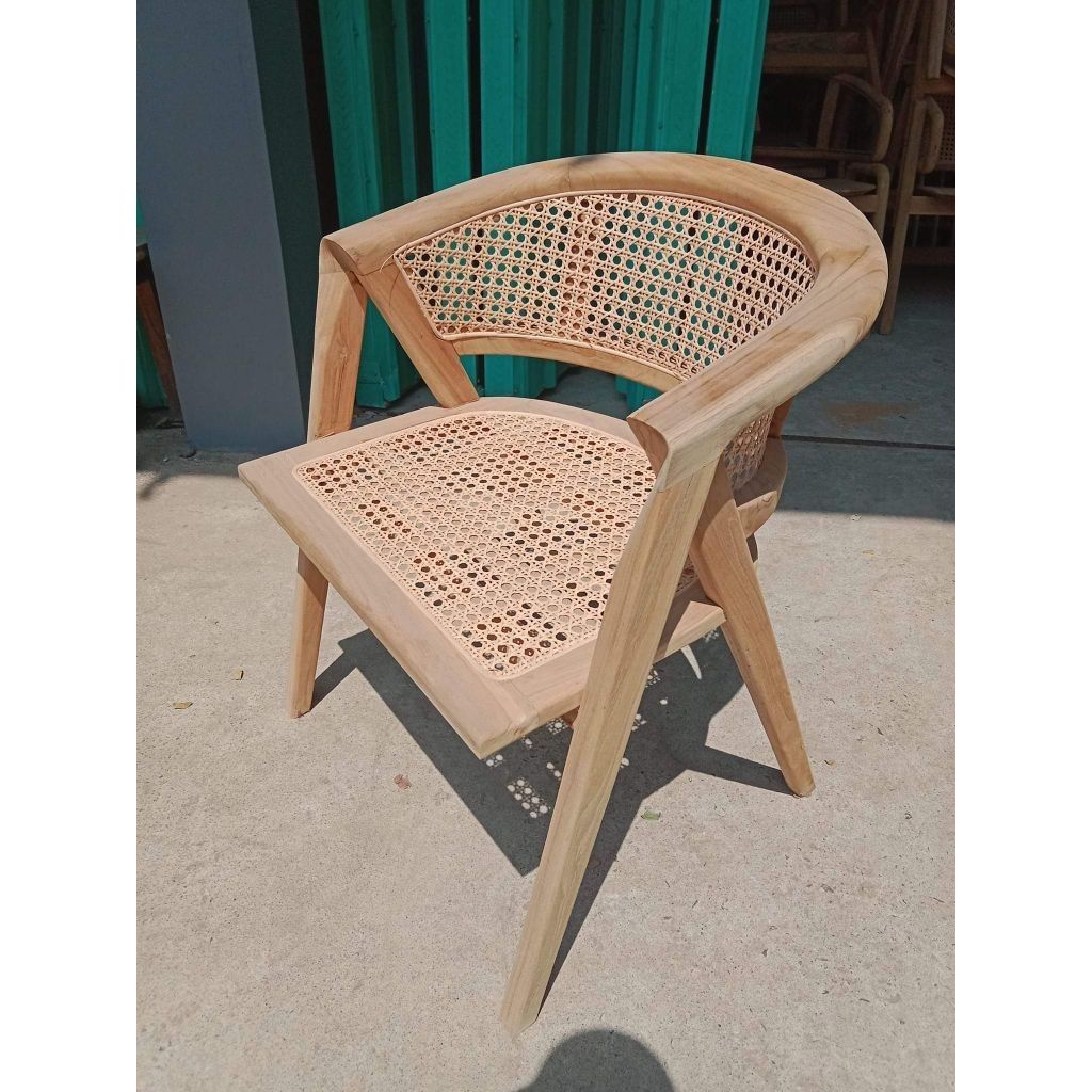 Kursi lenong rotan jati.