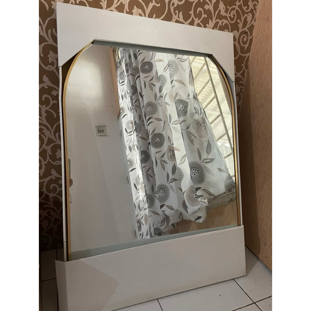 cermin dinding informa