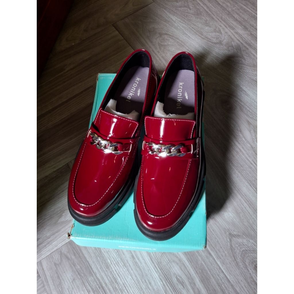 [PRELOVED] SEPATU KRONIKEL WANITA (Baca Deskripsi)