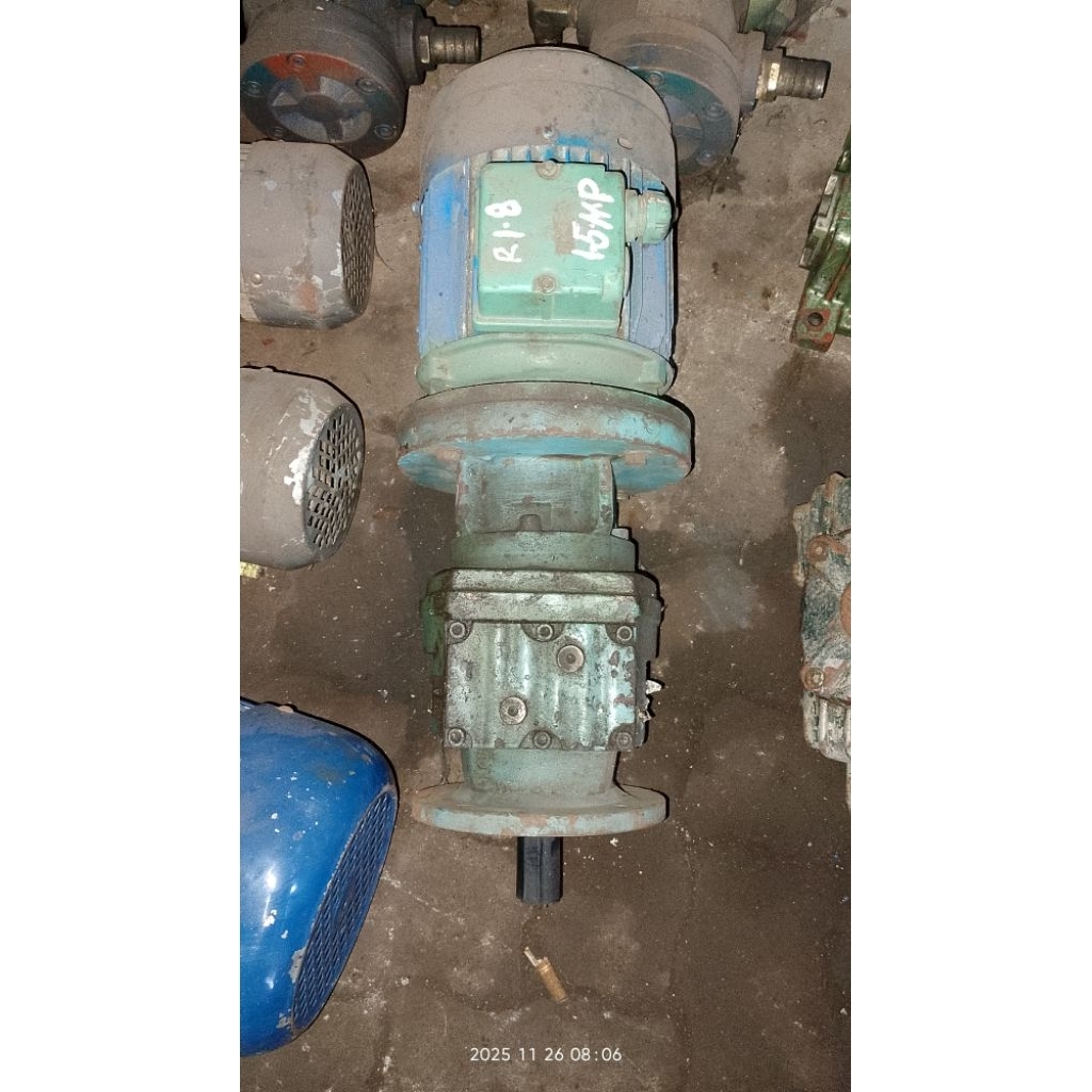 Dinamo Gear Motor Listrik 3 Phase Industri Pabrik. 1,5 Hp Tipe Fleng Rasio Gear Box 1:8 Barang Dijam