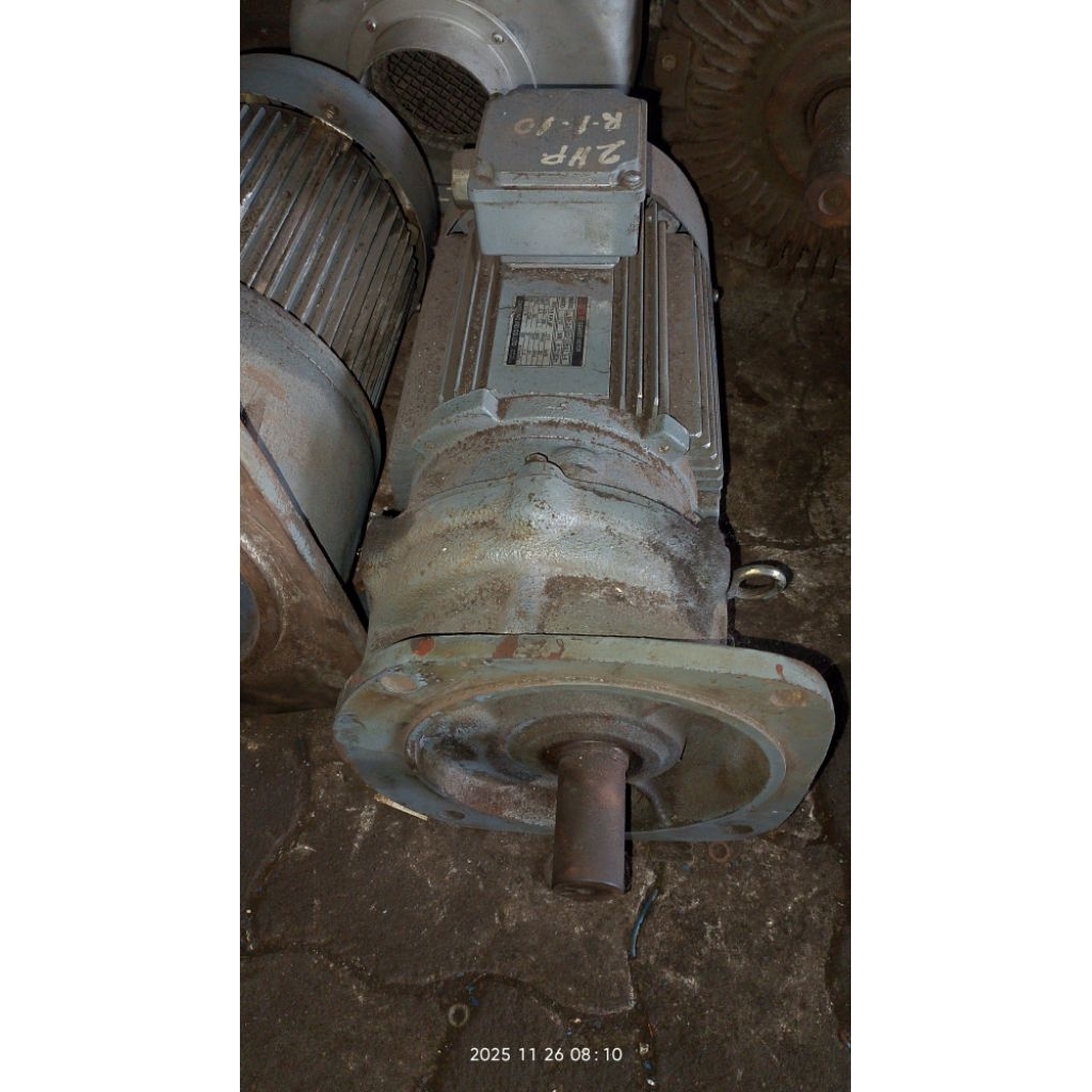 Dinamo Gear Motor Listrik 3 Phase Industri Pabrik. 2 Hp Tipe Fleng Rasio Gear Box 1:10 Barang Dijami