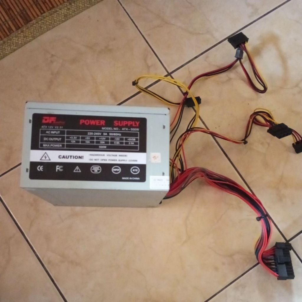 PSU DataFast 500 W Bekas