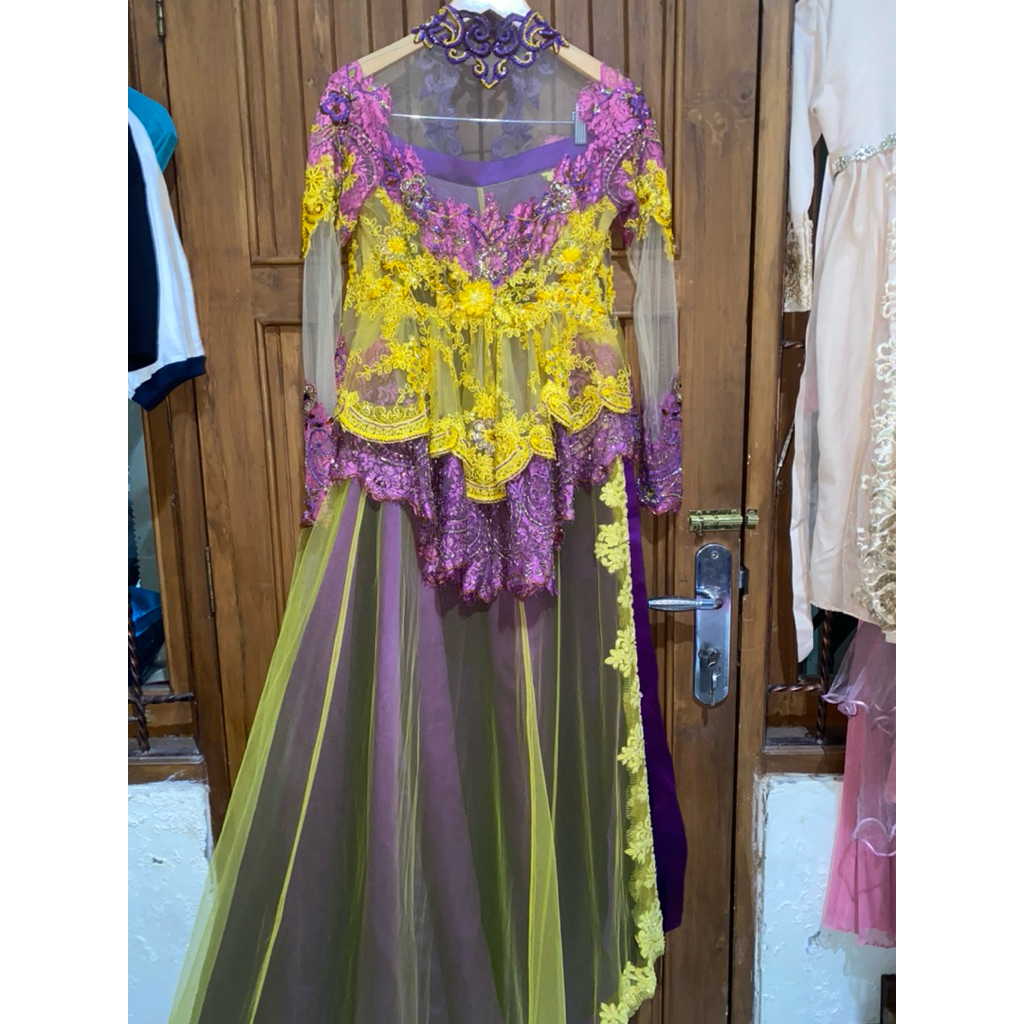 Dress Kebaya Payet Ungu Kuning Full Renda Elegan