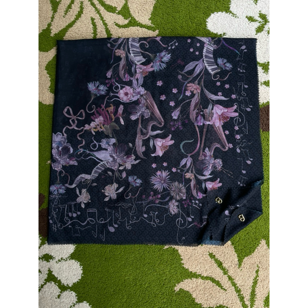 nada series black buttonscarves