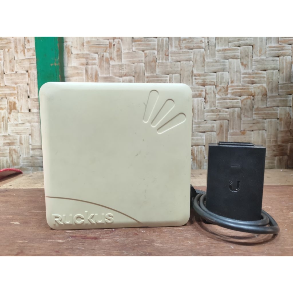 Ruckus ZoneFlex 7372 + adaptor POE original Ubiquity