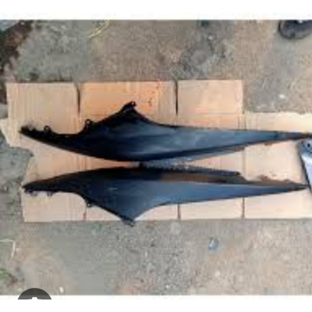 cover body bodi belakang set kiri kanan original yamaha xeon karbu 44d fi rc 44d 1lb bekas