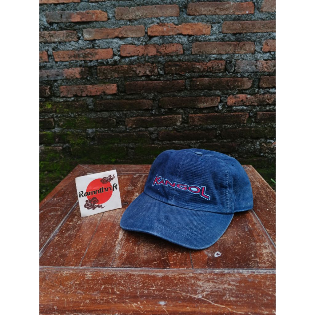 topi kangol vintage