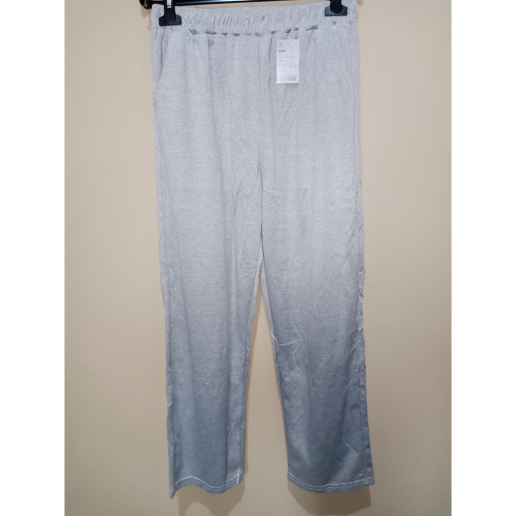 CELANA TRAINING PRELOVED