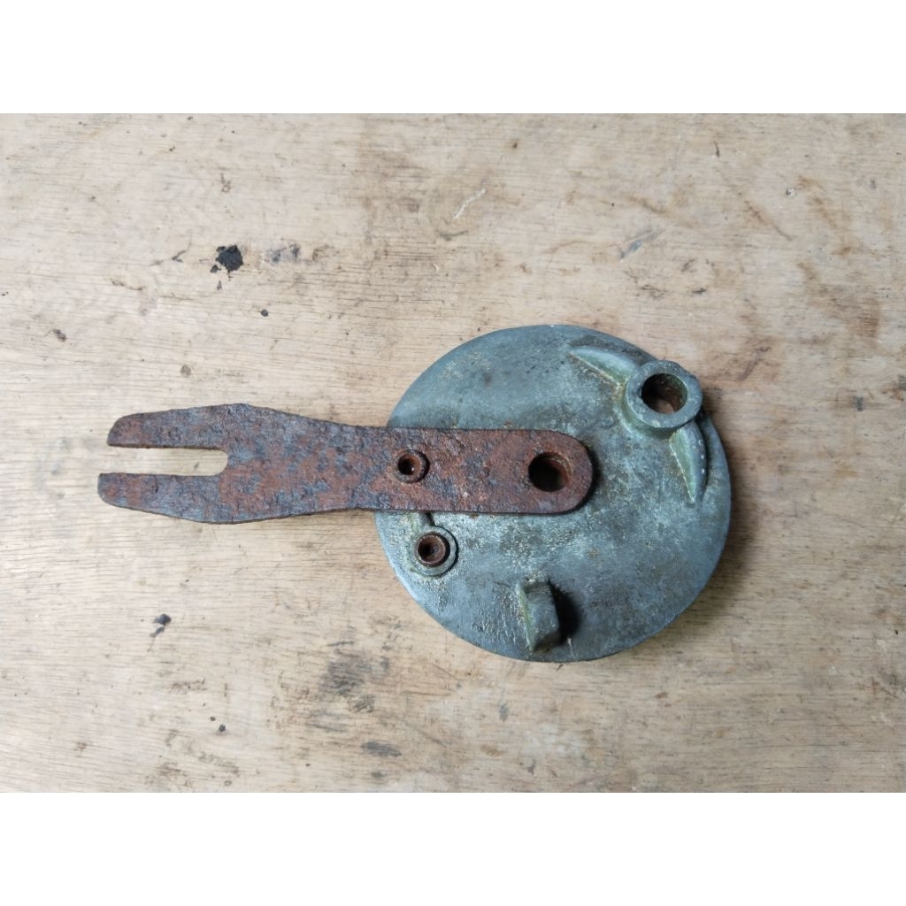 TUTUP TROMOL MOPED EROPA