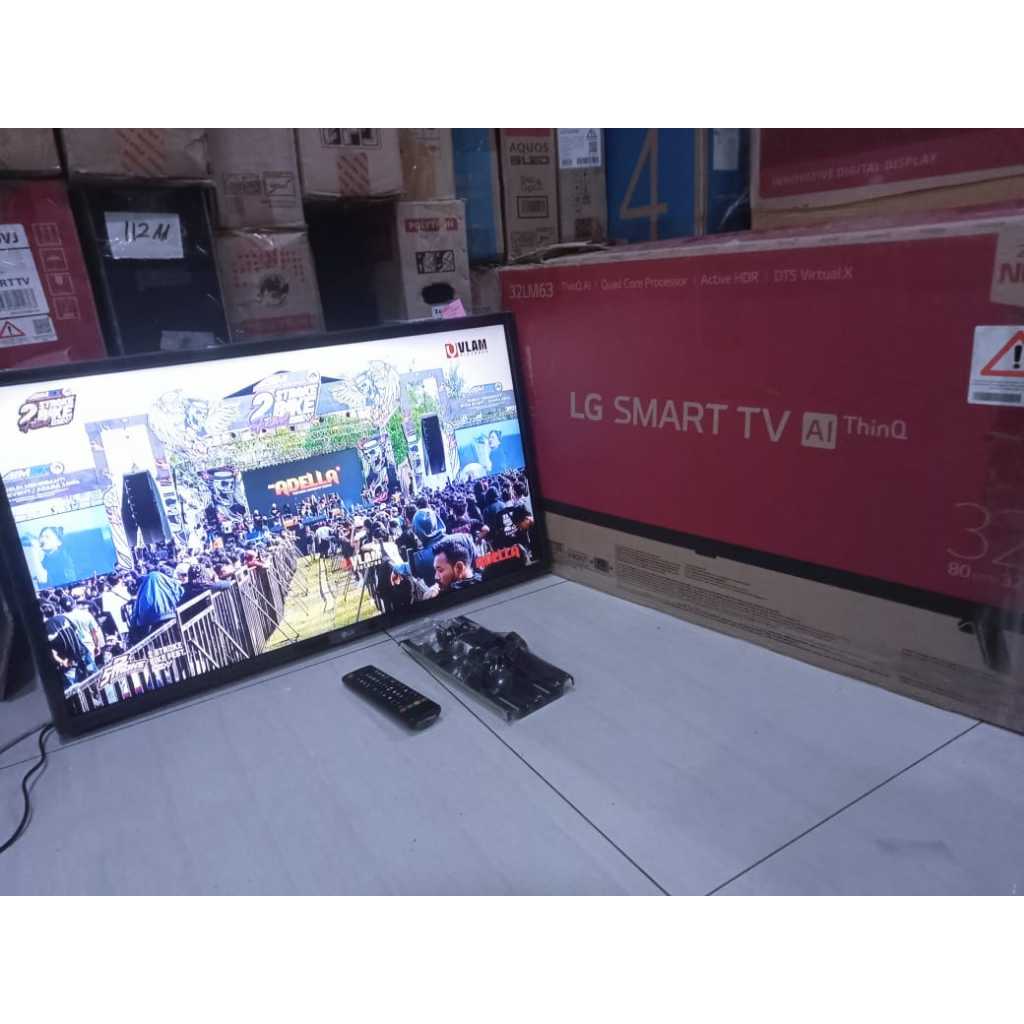 TV LED LG 32In HD Digital TV Kondisi bekas pemakaia masih segel siap pakai 4598F