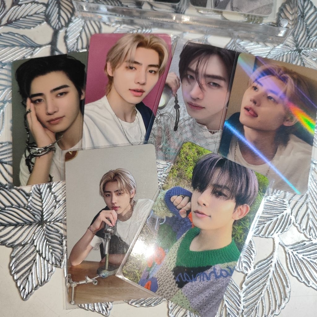 WTS PHOTOCARD ENHYPEN OFFICIAL MURAH EACH SUNGHOON HD TUSPOUT HYBE LD JKT NAMIL BROADCAST XO UMS SEN