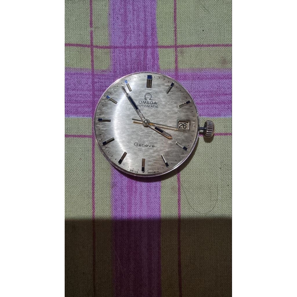 Omega 565 Automatic mesin jam otomatis lengkap dengan dial dan knob putaran emas 18k