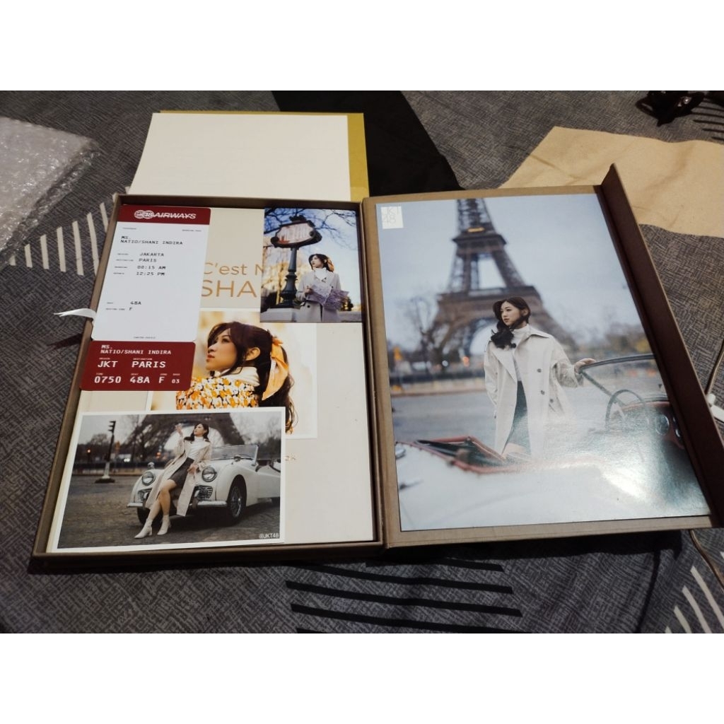 Shani Photobook "C'est moi Shani"