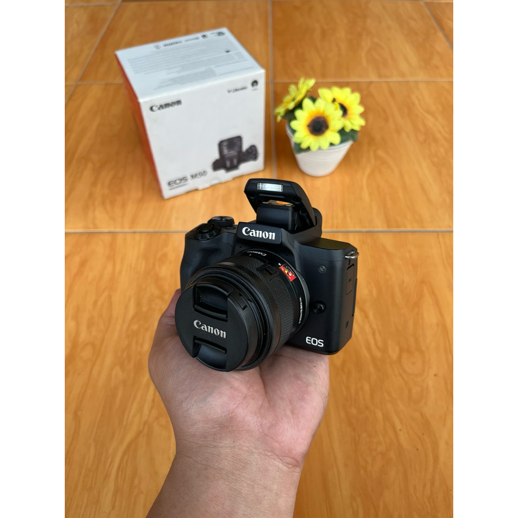 KAMERA CANON EOS M50 KIT CANON M50 KIT CANON M50 MULUS TINGGAL PAKAI CANON M50 KIT 15-45MM