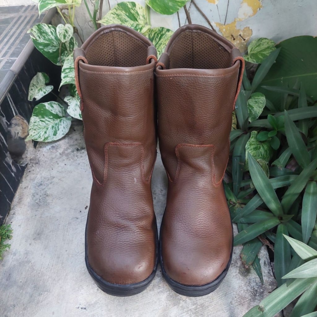 sepatu safety boots second krusher size 41(26cm)
