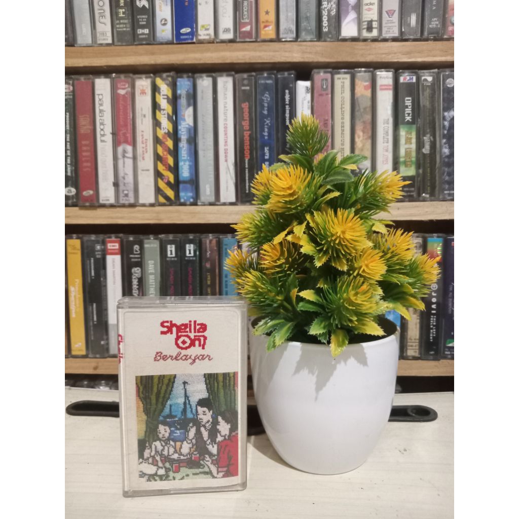 KASET SHEILA on 7 ALBUM BERLAYAR (2011)