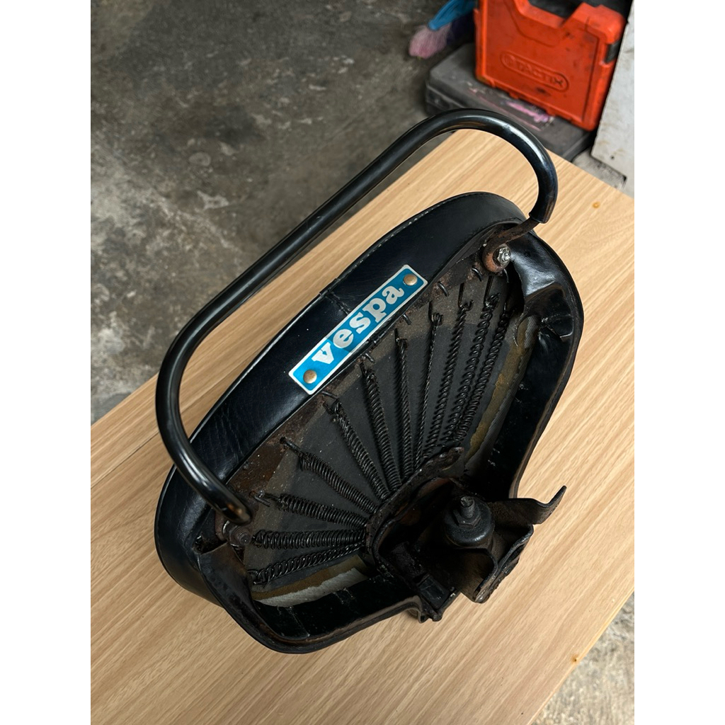 Jok Depan Vespa Super Sprint Px tua Original