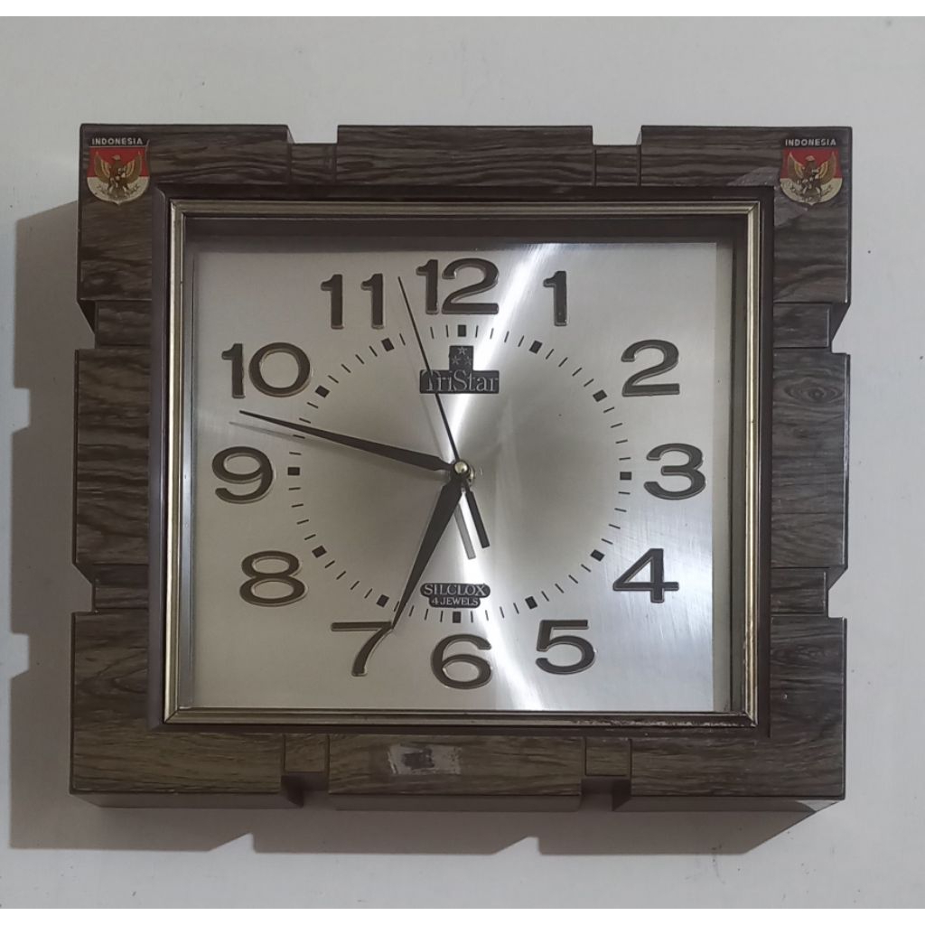 jam dinding TrI Star,CITIZEN,HITACHI,BUTTERFLY dan MIRADO antik
