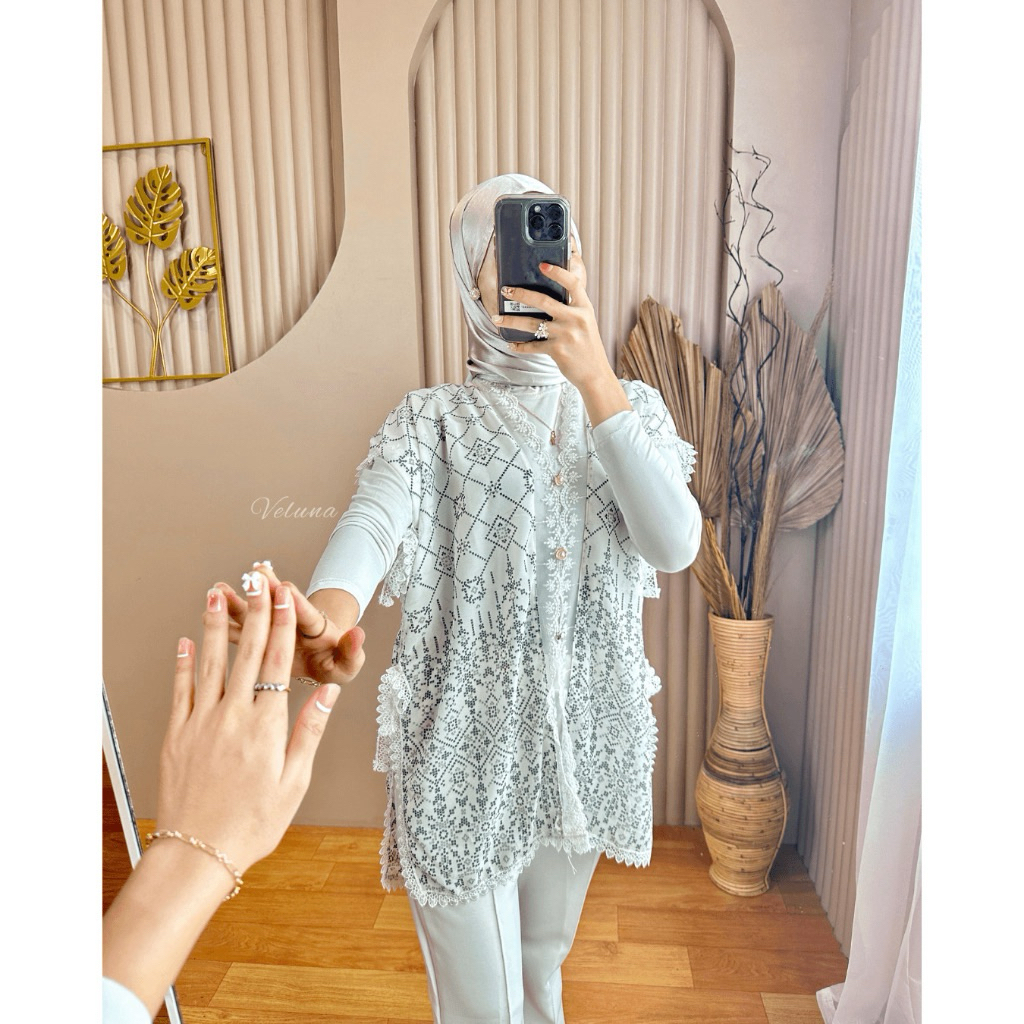 vest broken white crsl