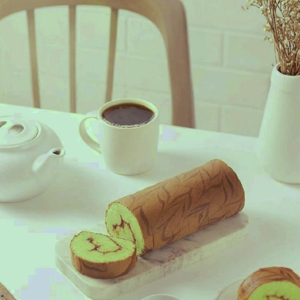 Bolu Gulung Pandan Hj Enong Martapura