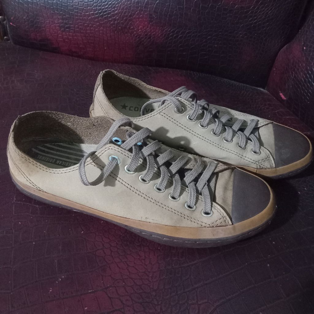 sepatu convers premiere leather kulit size 42 ori /sepatu casual pria pl
