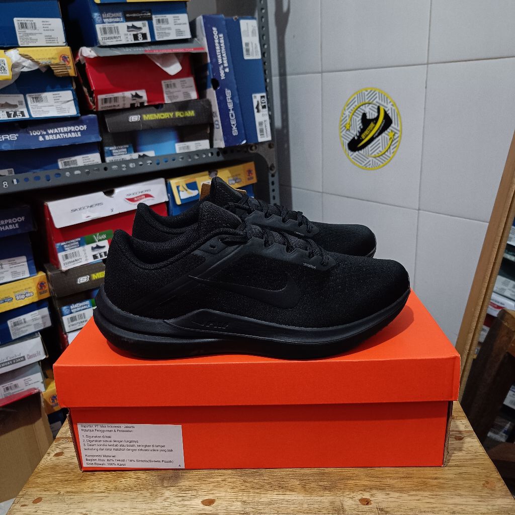 Sepatu Lari / Running Shoes / Daily Shoes - Air Winflo 10 - Full Black