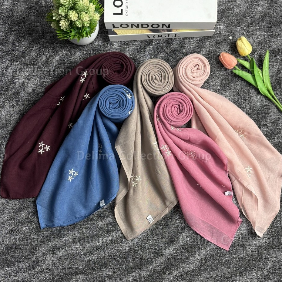 Hijab Segi Empat Paris Motif Bordir Bintang / Jilbab segiempat paris bordir bintang