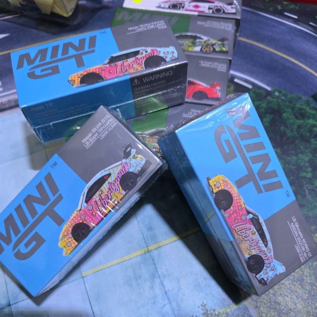 Mini GT Nissan LBWK KUMA